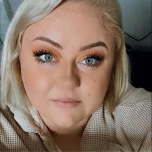 Meet your Posher, Suzanne